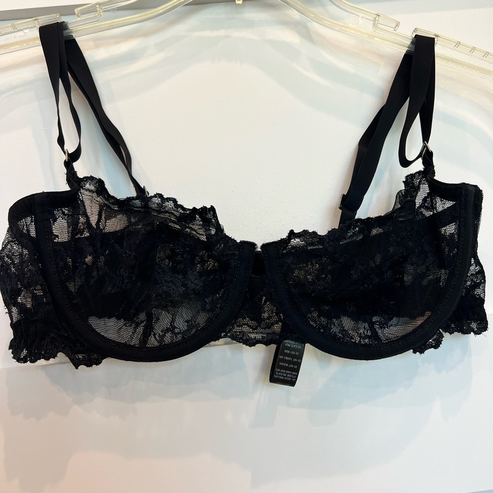 LaPerla Black Lace Bra - Worn once - size 36C